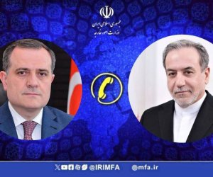 Əraqçi və Bayramov arasında telefon danışığı olub