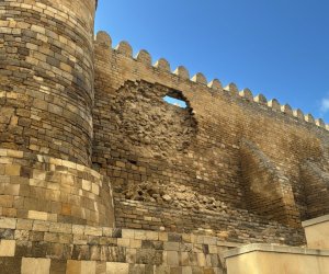 İçərişəhərdəki qala divarlarında zədələnmə ilə bağlı açıqlama
