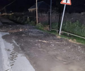 Kürdəmirdə magistral su kəməri partlayıb - 8000-dən çox abonent susuz qalıb