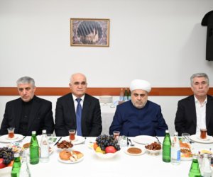 В Баку поминки по Хаменеи