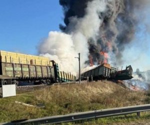 Украинцы уничтожили российские локомотивы