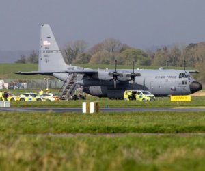 İrlandiyada balta ilə ABŞ-nin hərbi təyyarəsinə hücum edilib
