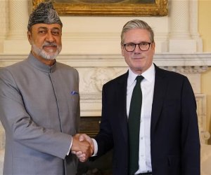 Премьер Британии и султан Омана обсудили ирано-американские переговоры