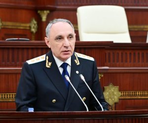 Baş prokuror Çinə rəsmi səfərə gedib