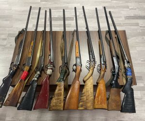 
Qanunsuz saxlanılan silahlar aşkarlanıb