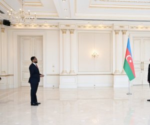 Azerbaijan&rsquo;s Aliyev receives new Somali ambassador
