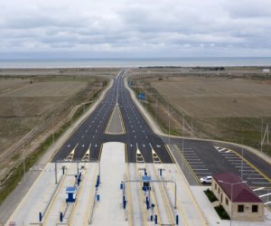 
Ödənişli avtomagistrallarda maksimum sürət həddi saatda 130 km təsdiqlənib