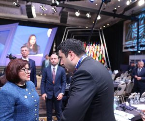 Qafarova və Simonyan İstanbulda qısa görüş keçirib