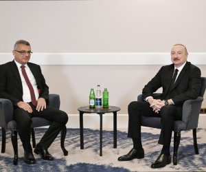 
İlham Əliyevin Antalyada Şimali Kipr Prezidenti ilə görüşü olub