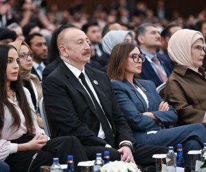 Prezident ailəsi ilə Antalyada tədbirdə