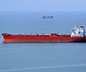 Минфин США продлил разрешение на торговлю российской нефтью