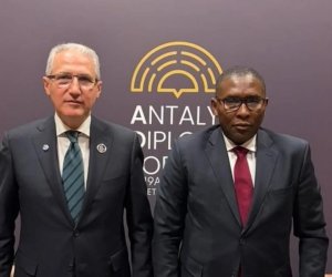 Muxtar Babayev BMT Baş katibinin iqlim məsələləri üzrə nümayəndəsi ilə görüşüb