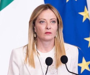 Мелони посетит Баку