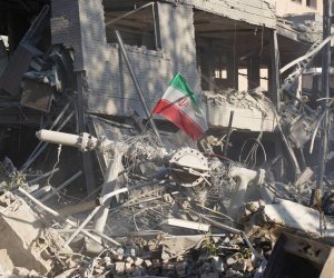 В Иране при ударах США и Израиля погибли почти 3,5 тыс. человек