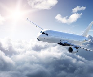 Bloomberg: Авиакомпании начали сокращать рейсы из-за роста цен на топливо