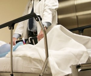 Bakıda məktəbli sinif yoldaşını yandırıb - Təfərrüat