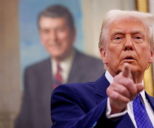 Трамп обратился к лидерам Ирана: Освободите этих женщин!