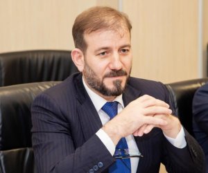 İşdən çıxarılmağımı sizdən eşidirəm - Yeni Klinikanın rəhbəri