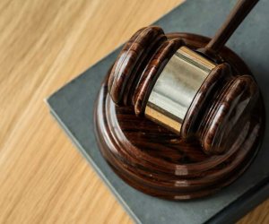 30 дней ареста за разбитую статую Христа