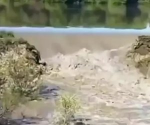 
Ağcabədidə Kür çayıbəndi yarıb