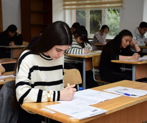 İmtahanda 9 nəfər 300 bal toplayıb - SİYAHI