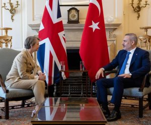 Türkiyə ilə Britaniya arasında strateji tərəfdaşlıq sənədi imzalanıb