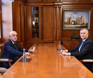 Baş nazir səlahiyyət müddəti başa çatan Gürcüstan səfiri ilə görüşüb