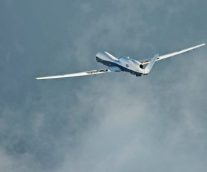 Разведчик Triton над Ормузом