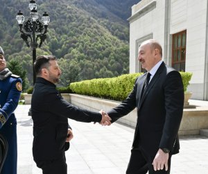 Zelensky visits Azerbaijan, meets Aliyev in Gabala