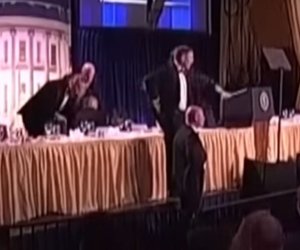 Trampın iştirak etdiyi tədbirdə atışma baş verib - Video