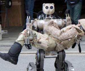 Пентагон срочно закупает роботов для эвакуации раненых