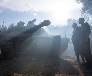 Перед ударами по &laquo;Хезболле&raquo;: жителей юга Ливана призвали эвакуироваться