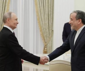 Putin to meet Iranian foreign minister Araghchi on Monday