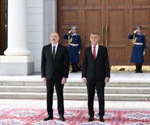 

Qəbələdə Çexiyanın Baş naziri Andrey Babişin rəsmi qarşılanma mərasimi olub
