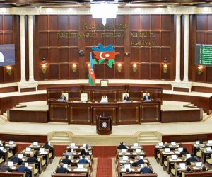 Парламент Азербайджана утвердил новый состав ЦИК