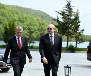 Алиев принял приглашение Бабиша посетить Чехию