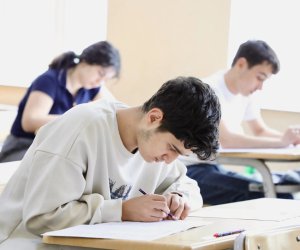 Qaydalar tətbiq olunandan 5 831 şagirdə qırmızı kart verilib