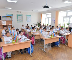 В Азербайджане школьные аттестаты переведут в электронный формат