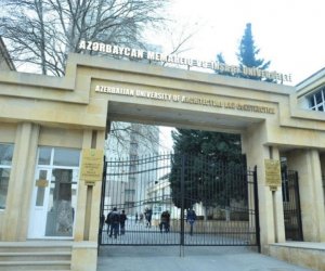 Bakıda universitet binasında yanğın olub