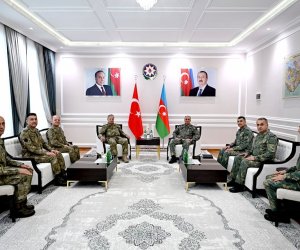 Hikmət Mirzəyev Türkiyə Quru Qoşunlarının komandanı ilə görüşüb