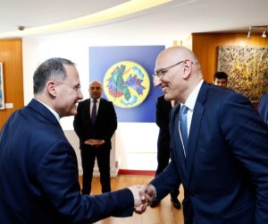 Elçin Əmirbəyov İtaliya XİN rəhbərinin müavini ilə görüşüb