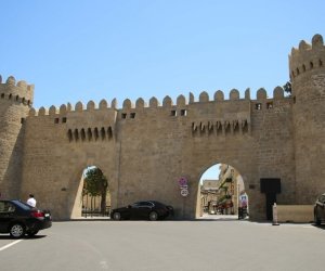 Въезд в Ичеришехер для нерезидентов ограничат на время фестиваля ковра.