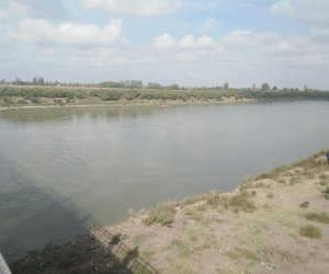 Подъём уровня Куры повредил понтонный мост в Сабирабадском районе