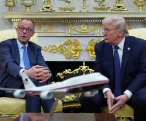 Tramp Almaniyadakı ABŞ qoşunlarının azaldılmasını nəzərdən keçirir