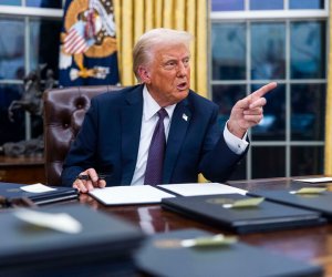 Tramp İrana mümkün zərbələr fonunda qapalı kəşfiyyat brifinqi keçirəcək