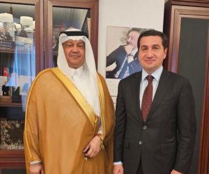 Hikmət Hacıyev Səudiyyə Ərəbistanı səfiri ilə görüşüb