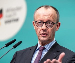 Мерц советует Ирану не тянуть время. Трамп обрушился на Мерца - Oбновлено