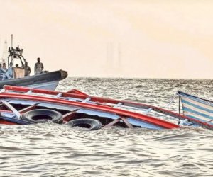 В Индии при крушении прогулочного катера погибли шесть человек