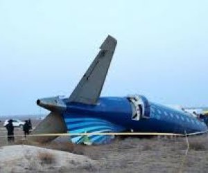 Минтранс Казахстана продолжает расследование крушения самолета AZAL близ Актау