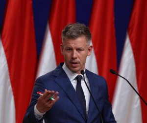 Новый лидер Венгрии назначил зятя министром